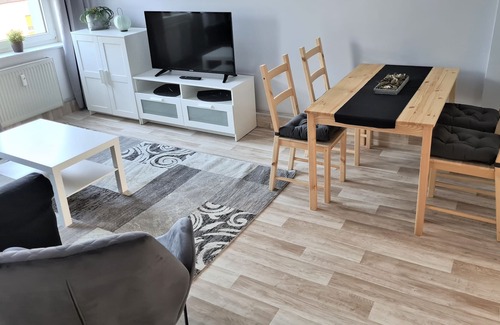 Plaue Apartamento | Apartment in OT Plaue with a direct view of the Wendsee (1st floor - left)