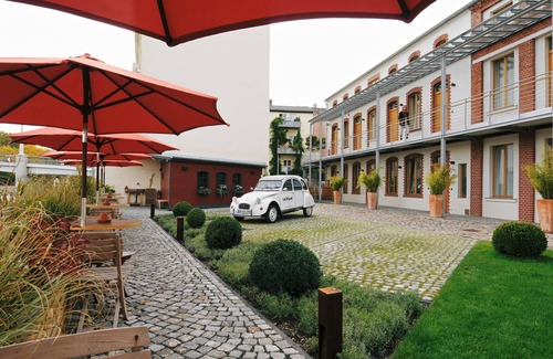 Brandenburg an der Havel Apartamento | Apartment am Wasser mit Hausfloß und Sauna zur Dauermiete