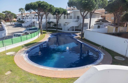 Poblado de Sancti Petri Apartamento | Apartamento Castillo de Mar, piscina y parking
