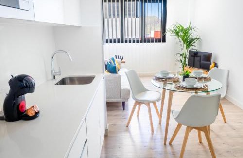 Las Palmas de Gran Canaria Apartamento | Apartment Abora with Pool, Gym and Free Parking