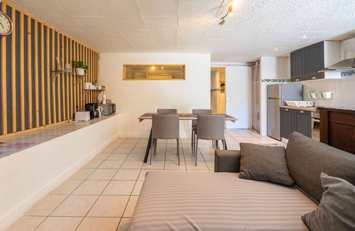 Saint-Genis-de-Saintonge Apartamento | Apartamento "Fattoria" con terraza privada, jardín privado y Wi-Fi