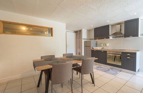 Saint-Genis-de-Saintonge Apartamento | Apartamento "Fattoria" con terraza privada, jardín privado y Wi-Fi