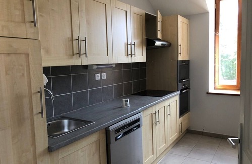 Saint-Geoire-en-Valdaine Apartamento | Apartment in the park of Château de Saint-Geoire