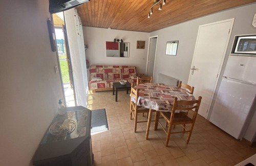 Saint-Pierre-dels-Forcats Apartamento | APARTAMENTO PARA 4 PERSONAS CHALET INFERIOR JARDIN CERCA BARBACOA LUGAR TRANQUILO