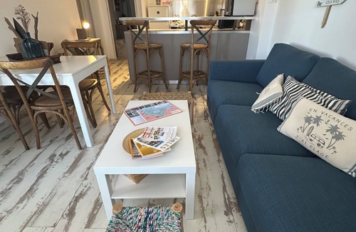 Saintes-Maries-de-la-Mer Apartamento | Apartamento de 2 dormitorios, a 5 minutos de las playas y servicios. Wifi gratis