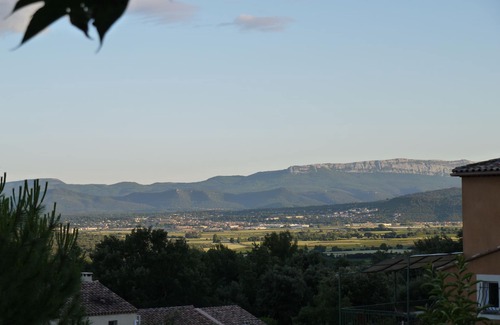 Seillons-Source-d'Argens Apartamento | Apartamento en pueblo típico ladera provenzal, chalet con piscina, oasis de relajación