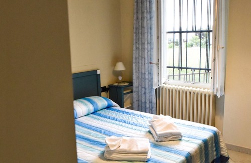Castelletto Sopra Ticino Apartamento | Apartment 'Il Glisentino' with Private Garden and Wi-Fi