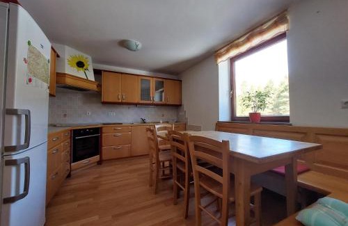 Gorenja vas-Poljane Apartamento | Apartma Teloh