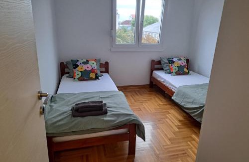Mladenovac Apartamento | Apartman Centar V