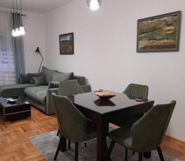 Arandelovac Apartamento | Apartman Green wood