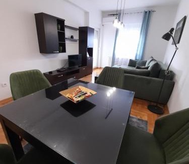 Arandelovac Apartamento | Apartman Green wood