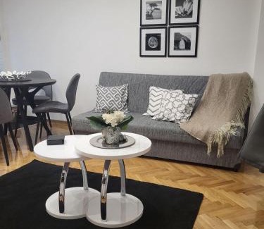 Novi Sad Apartamento | Apartman Innocence Sajam