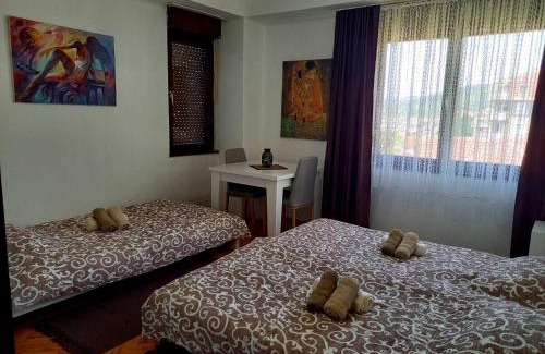 Surdulica Apartamento | Apartman KEJ 64qm