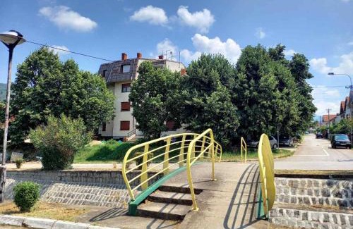 Surdulica Apartamento | Apartman KEJ 64qm