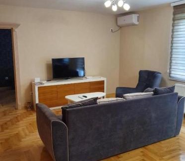 Stara Pazova Apartamento | Apartman KGC Stara Pazova