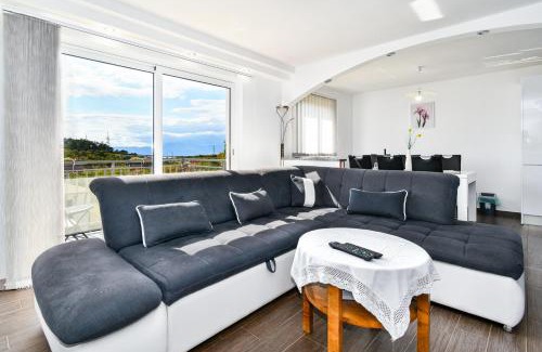 Praputnjak Apartamento | Apartman Lavanda sa bazenom i okućnicom 4*