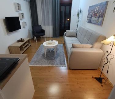 Nis Apartamento | Apartman LISA