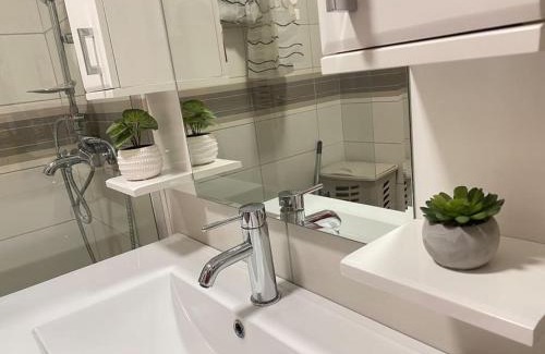 Sombor Apartamento | Apartman Lux 5- private parking