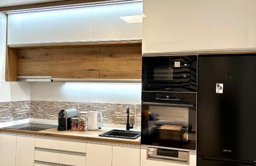 Sremska Mitrovica Apartamento | Apartman Lux-besplatno korišćenje zasebne garaže