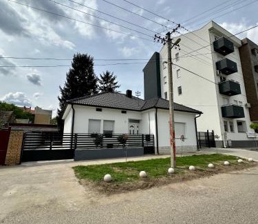 Becej Apartamento | Apartman Maja