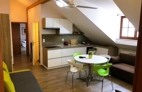 Trebon Apartamento | Apartman Masne kramy