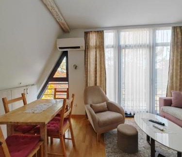 Divcibare Apartamento | Apartman Monika Wind Resort