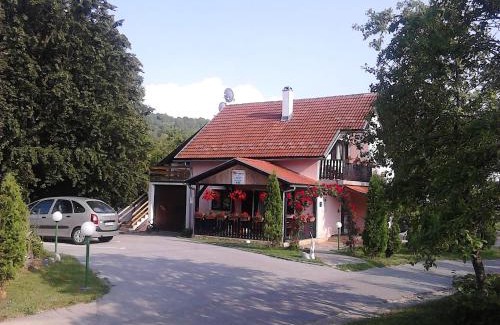 Smoljanac Apartamento | Apartman & Sobe Orhideja