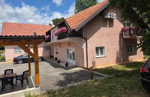Smoljanac Apartamento | Apartman & Sobe Orhideja