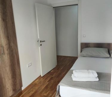 Mladenovac Apartamento | Apartman ZID