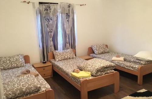Sjenica Apartamento | Apartmani ,Bato,