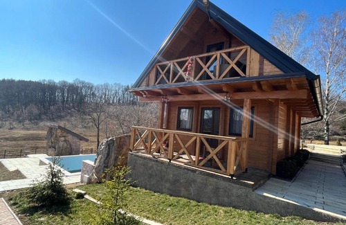 Vrdnik Casa | Apartmani Joka i Drvene kucice