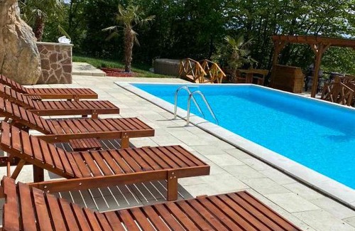 Vrdnik Casa | Apartmani Joka i Drvene kucice