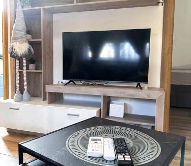 Kraljevo Apartamento | Apartmani M.&.B Luks