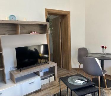 Kraljevo Apartamento | Apartmani M.&.B Luks