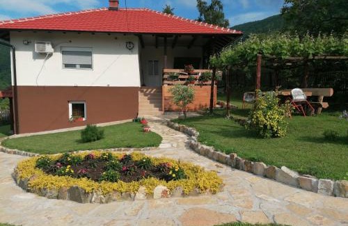 Mladenovac Apartamento | Apartmani Ružina staza