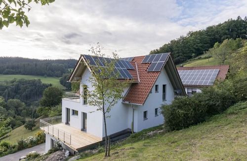 Bad Peterstal-Griesbach Apartamento | Apartamento 'Dollenberg' con vistas a la montaña, balcón y Wi-Fi