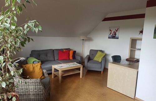 Markersdorf Apartamento | Apartamento 'Ferienwohnung Sonnenblume 1' con vistas a la montaña, balcón y Wi-Fi