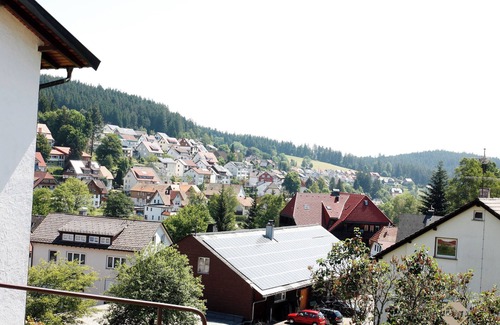 Schonach im Schwarzwald Apartamento | Apartamento '73qm' con vistas a la montaña, jardín compartido y Wi-Fi