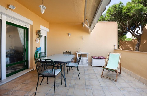 Poblado Sancti Petri Apartamento | Apartamento 'Apartamento Arrecife D' con vistas al mar, piscina compartida y Wi-Fi