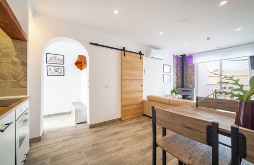 Lucainena de las Torres Apartamento | Apartamento 'Apartamento Deluxe Los Perez' con terraza privada, Wi-Fi y aire acondicionado