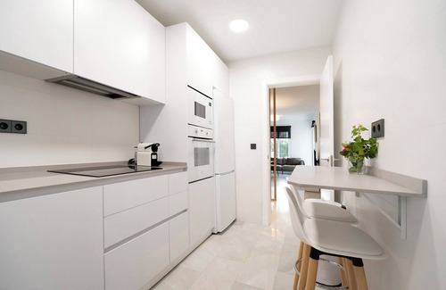 Poblado de Sancti Petri Apartamento | Apartamento 'Maria Del Mar Sea' con piscina compartida, Wi-Fi y aire acondicionado