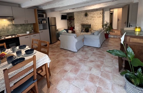 Valprionde Apartamento | Apartment in white stone house of quercy with swimming pool