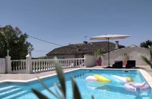Valprionde Apartamento | Apartment in white stone house of quercy with swimming pool