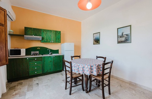 Castellammare del Golfo Apartamento | Apartamento 'Appartamento Con Vista Piscina 2' con piscina compartida, Wi-Fi y aire acondicionado
