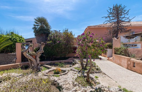 Capo Testa Apartamento | Apartamento 'Michelina' con jardín y Wi-Fi