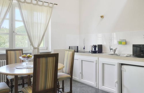 Santo Stefano Belbo Apartamento | Apartamento-Familiar-Baño Privado-Vista a la Montana-Appartamento Tre
