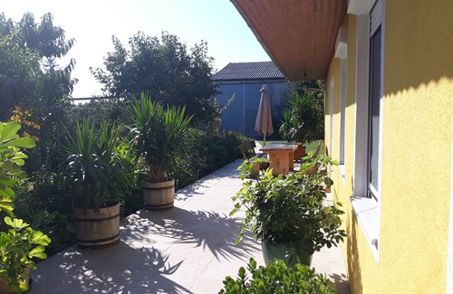 Sankt Andra am Zicksee Apartamento | Apartments Sattler 3 | handicapped accessible | pets | family-friendly