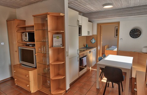Bad Teinach-Zavelstein Apartamento | Apartamento "Ersfeld" con terraza privada, jardín compartido y Wi-Fi