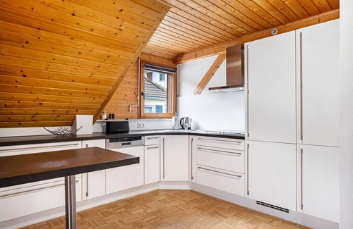 Untermunstertal Apartamento | Apartamento 'Grünblick' con vistas a la montaña, balcón y Wi-Fi