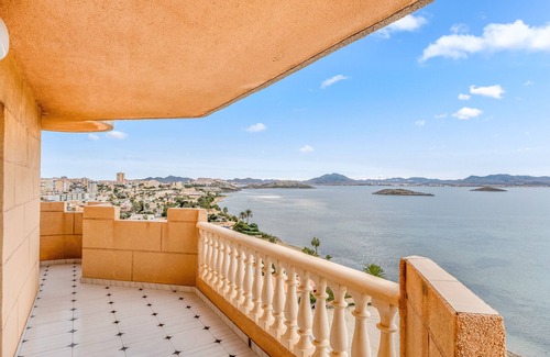 San Javier Apartamento | Apartamento 'Castillo De Mar F2 Torre Sur 10a' con vistas al mar, piscina compartida y Wi-Fi